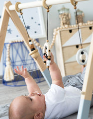 minimalistiniai lavinamojo stovelio žaisliukai taškuoti | MINIMALIST wooden baby gym toys set gritty