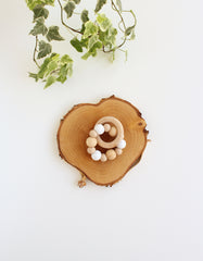 silikoninis ir medinis kramtukas DEVON šviesus vanilė  | silicone teething toy with wooden ring