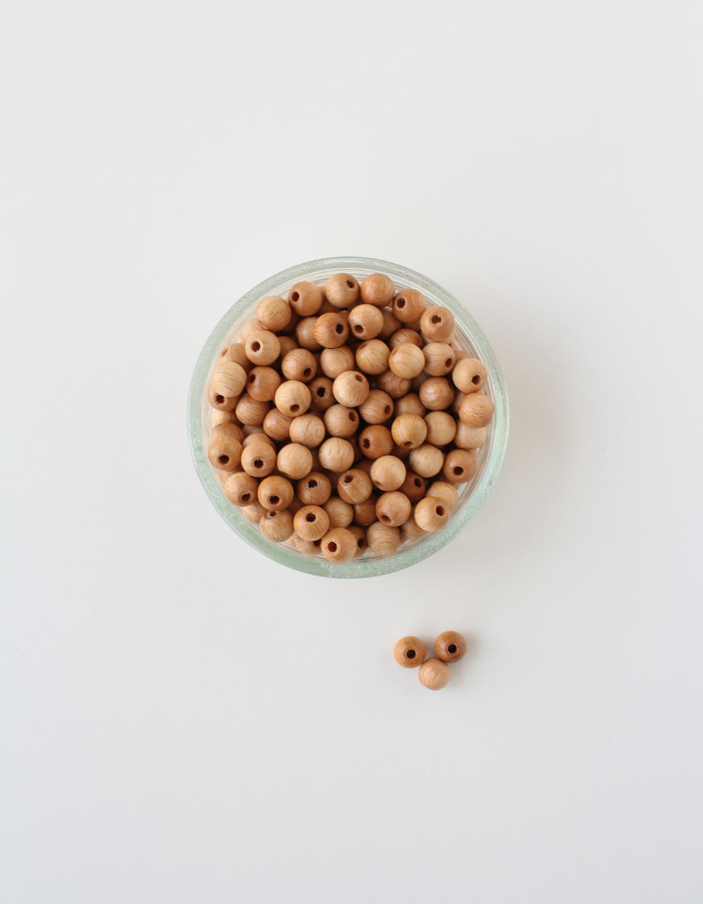 lakuoti mediniai karoliukai rankdarbiams 10 mm