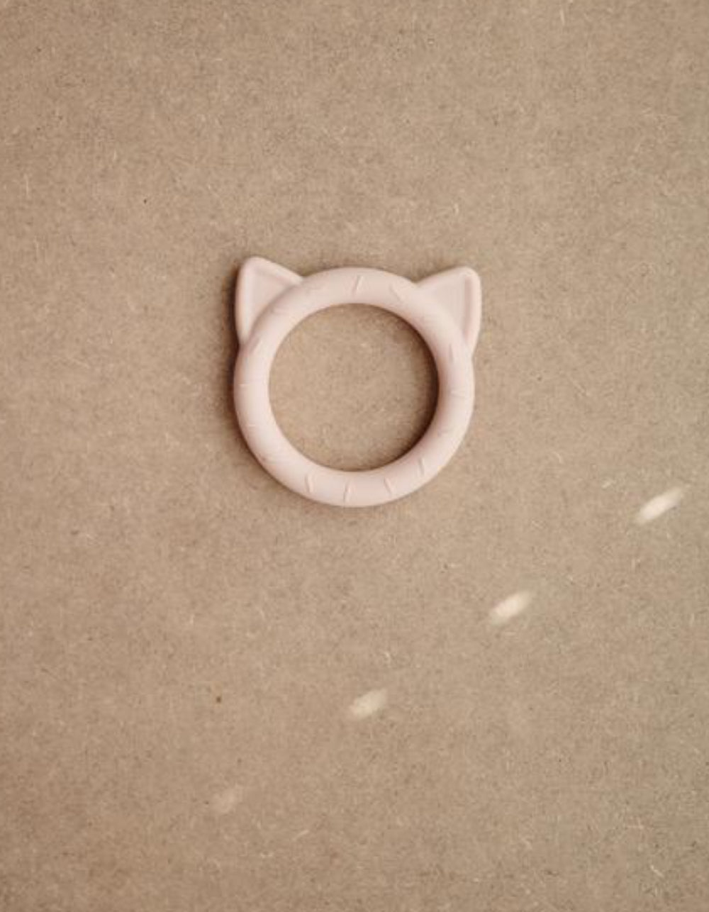 mushie silikoninis kramtukas mergaitei CAT blush