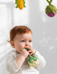 Oli&Carol natūralaus latekso kramtukas-barškutis kūdikiams Cauliflower