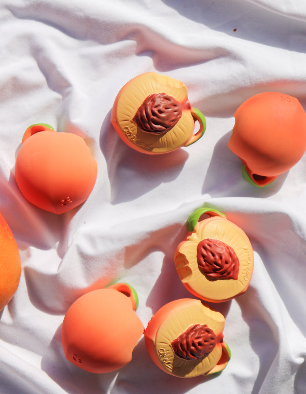 Oli&Carol natūralaus latekso kramtukas kūdikiams Palm peach